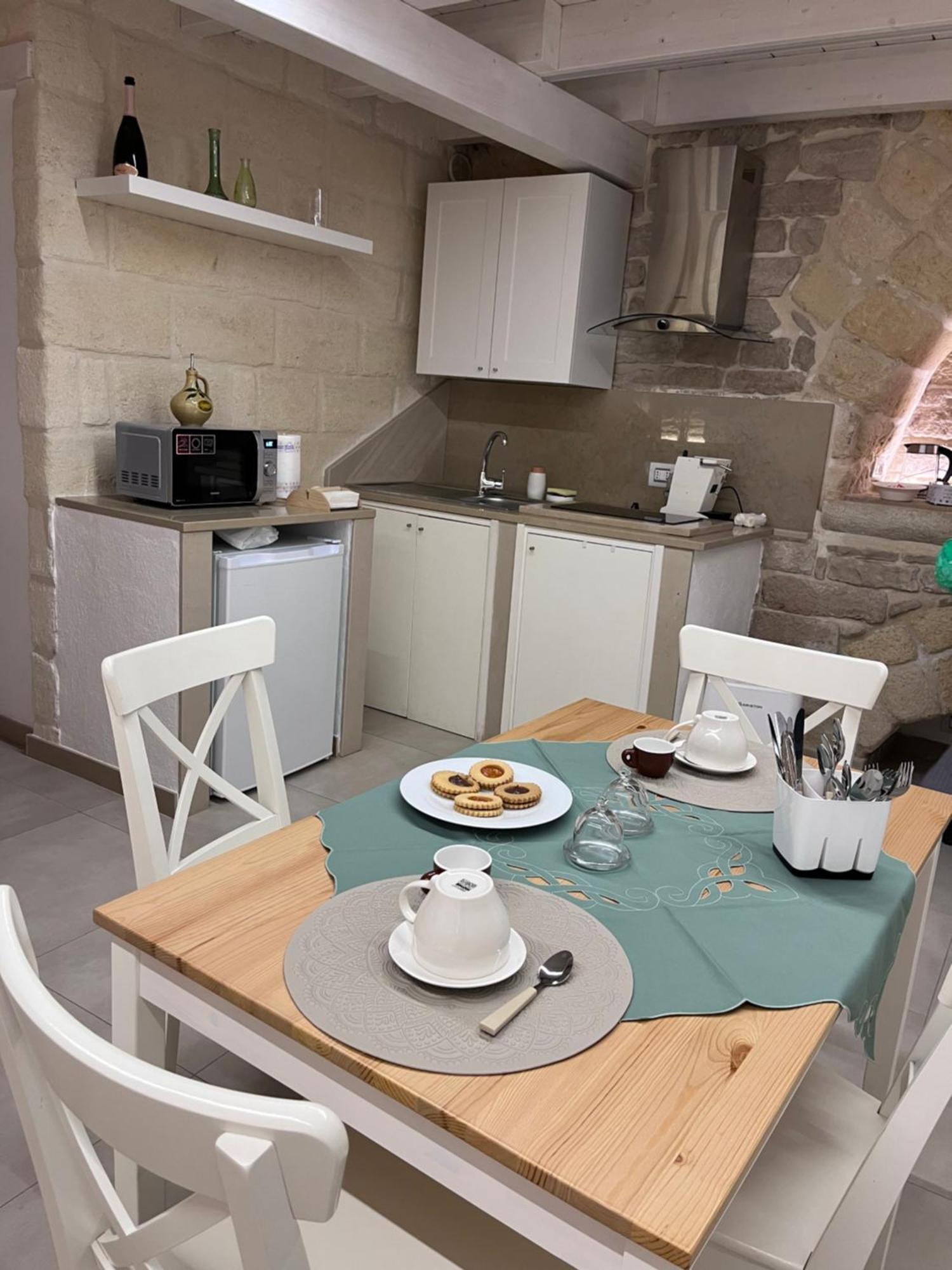 Epoca Suite House Trani Eksteriør bilde