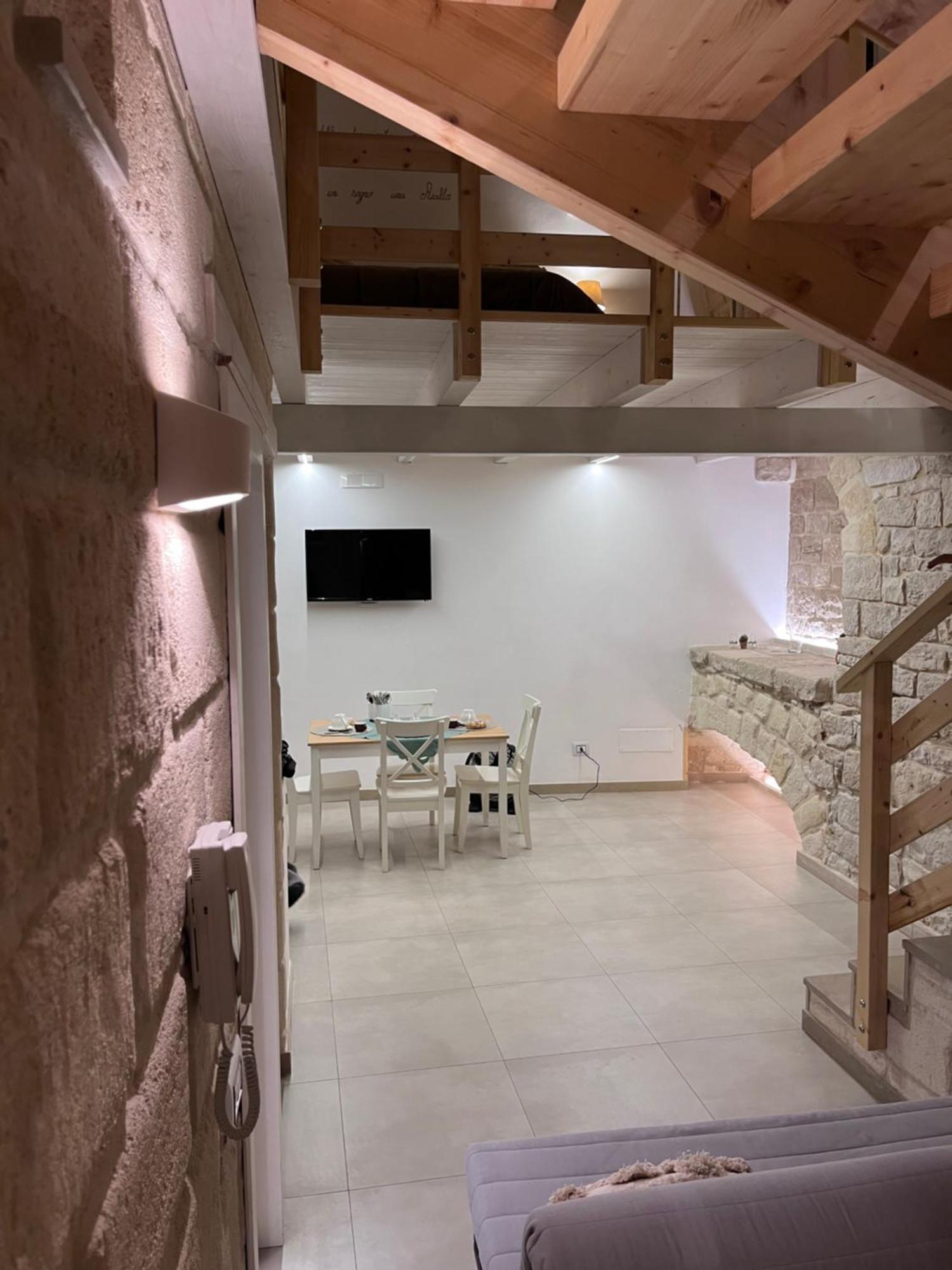 Epoca Suite House Trani Eksteriør bilde